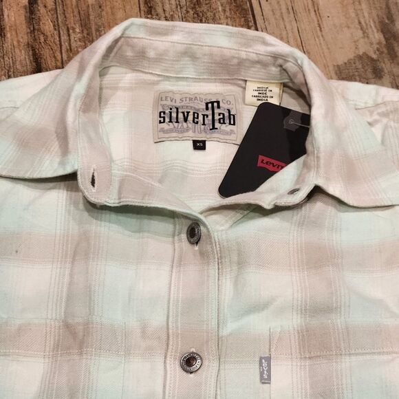 🔸NWT Levi's Silver Tab Mint Plaid Buttoned Front Long Sleeve Flannel Top XSmall - Picture 4 of 12